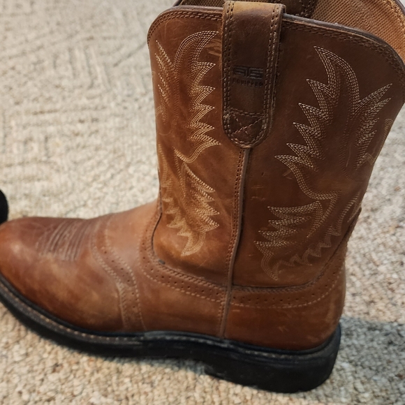 Ariat Workhog Water proof Work Boots size 9D - Picture 2 of 4
